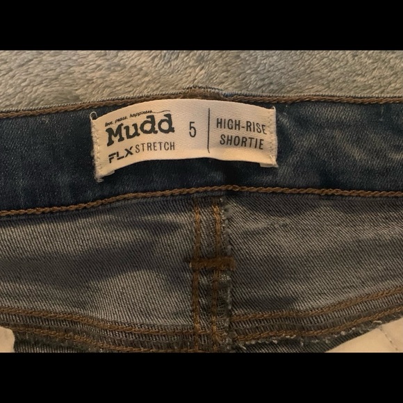 NWT-Mudd High- Rise Shorts - Picture 3 of 5